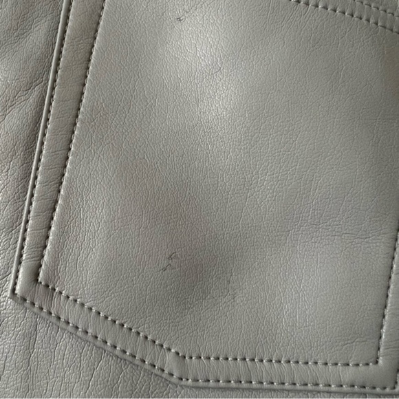 Wilfred Wilfred - Picture 14 of 15